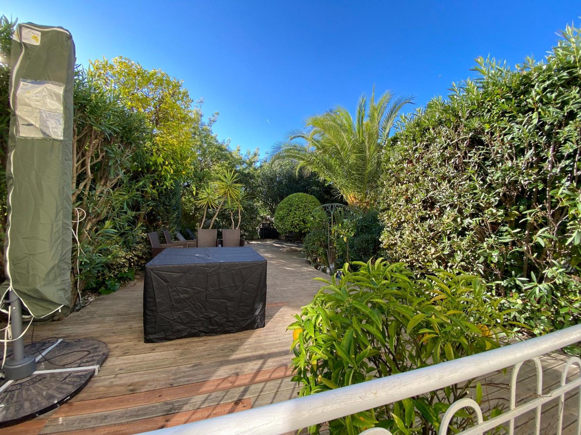 Only 60M To The Beach, 2 Bedroom Cozy Apartment, 80M2 Big Garden, Very Central カンヌ エクステリア 写真