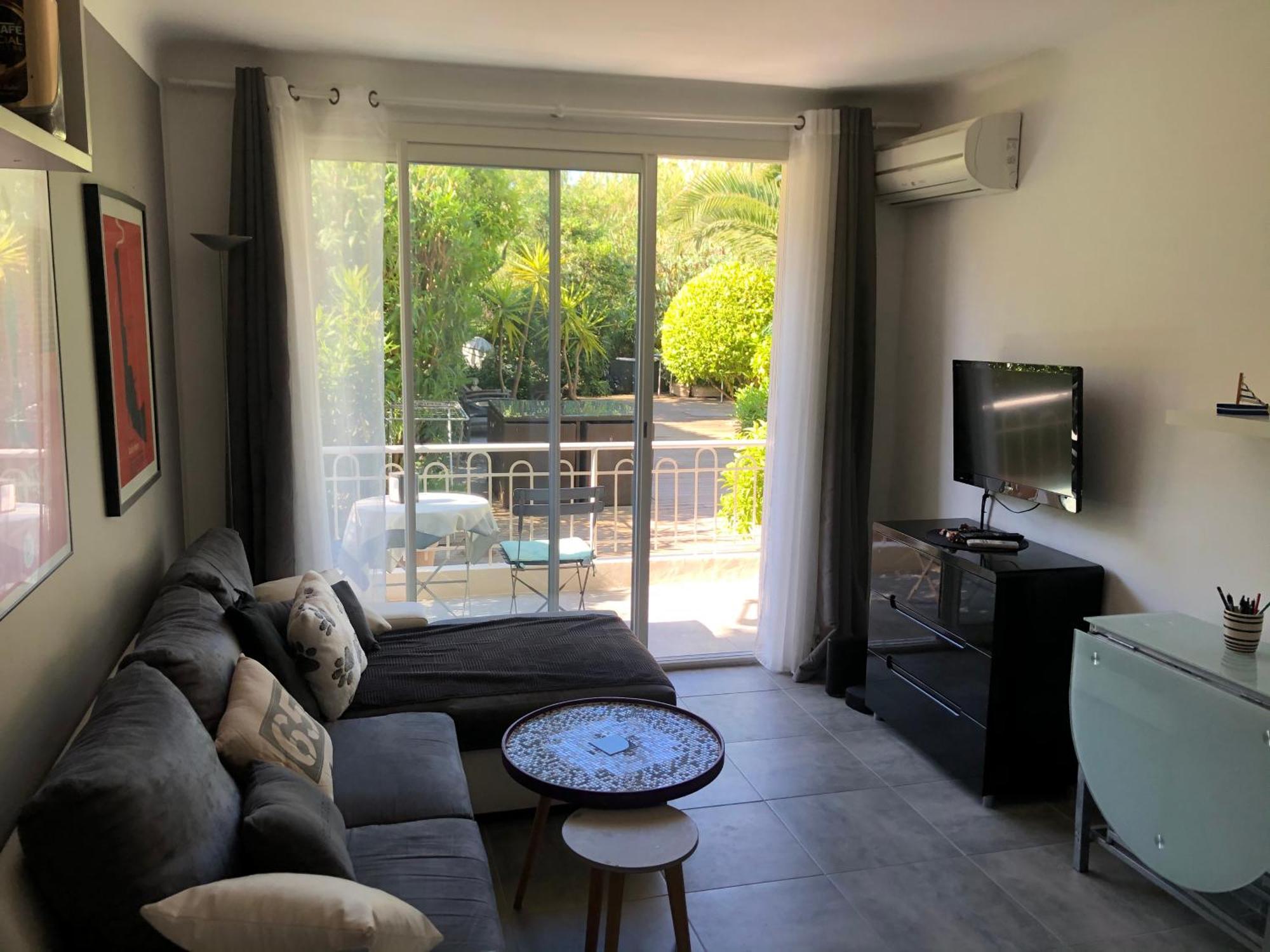 Only 60M To The Beach, 2 Bedroom Cozy Apartment, 80M2 Big Garden, Very Central カンヌ エクステリア 写真