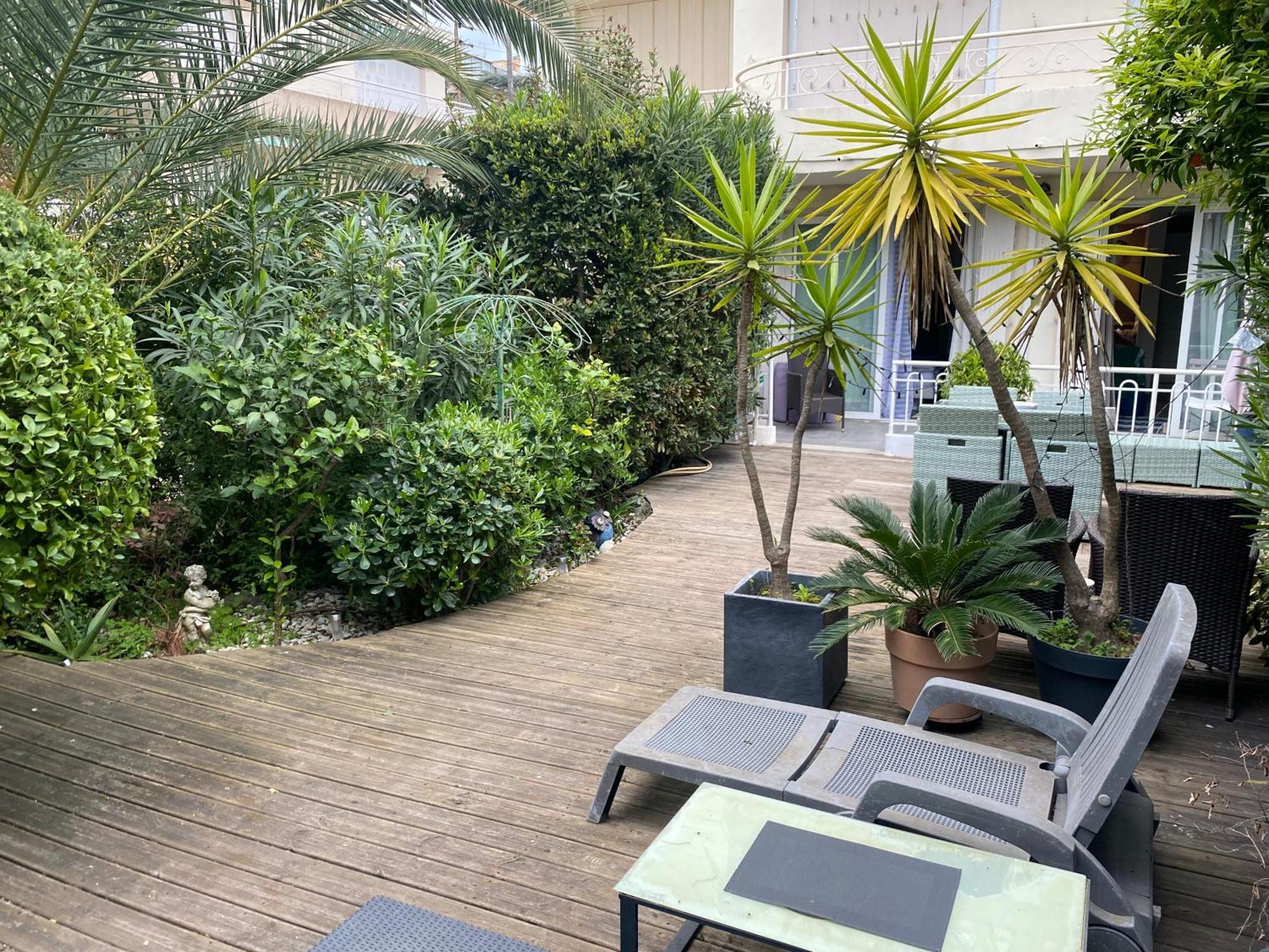 Only 60M To The Beach, 2 Bedroom Cozy Apartment, 80M2 Big Garden, Very Central カンヌ エクステリア 写真